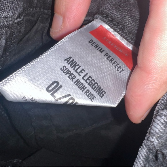 NWT Express Denim Perfect frayed bottom ankle - Picture 2 of 8